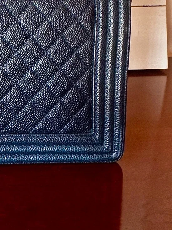 CHANEL Dark Navy Quilted Boy Flap Shoulder Bag with Gold Chain - Picture 4 of 16